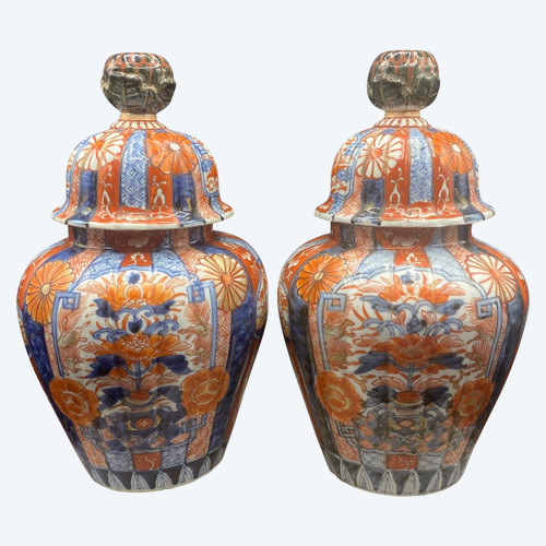 PAIR OF POTICHES IMARI