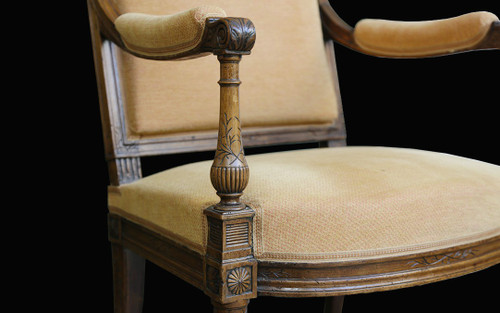 Louis XVI armchair Backrest à la reine