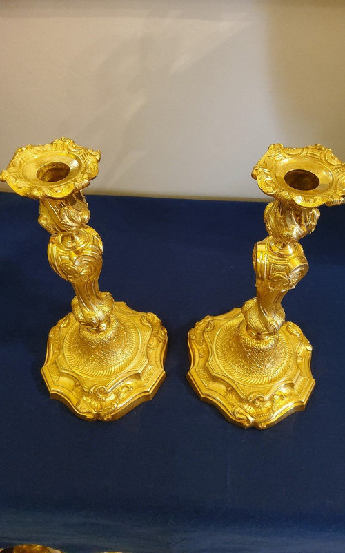 Paire De Bougeoirs En Bronzes Dorés Style Louis XV Rocaille Aux "papillons" XIXéme