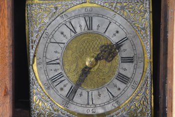 Orologio in parquet di Liegi del XVIII secolo