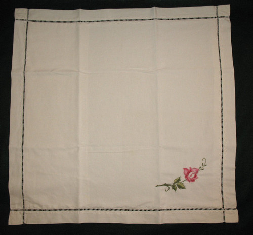 Ensemble de 2 draps brodés et leurs taies d'oreillers  décor de roses brodées  époque 20ème