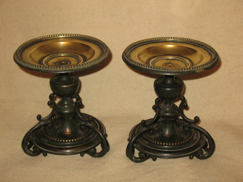 Pair of bronze cups in the Louis XVI style, 19th century Restoration period