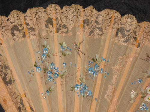 Fan in organza painted with birds and flowers early 20th century