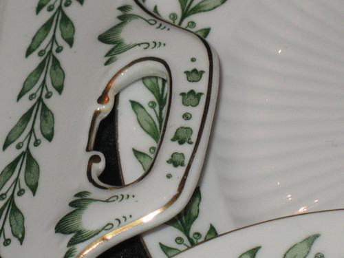 Dessert service in Sarreguemines porcelain with laurel leaf decoration, 19th century