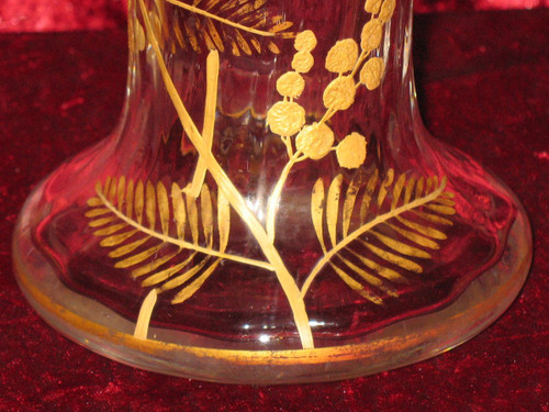 Glass vase painted with fine gold decorated with flowers, 19th century