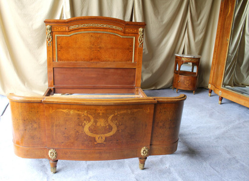 Bedroom in marquetry and rare gilt bronze ornamentation 19th Louis XVI style