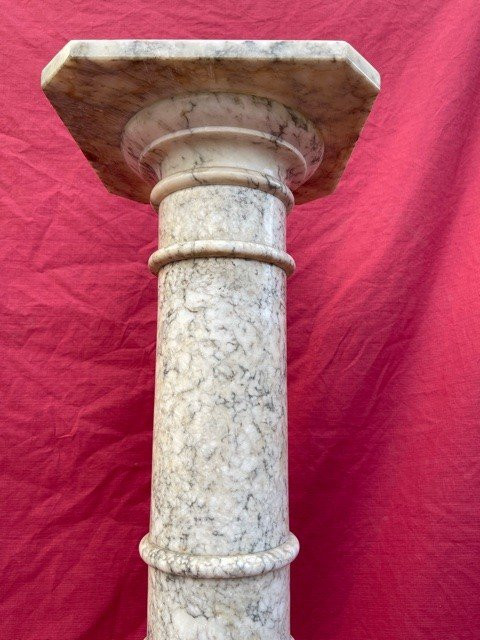 Colonna di sostegno in marmo antico del XIX secolo