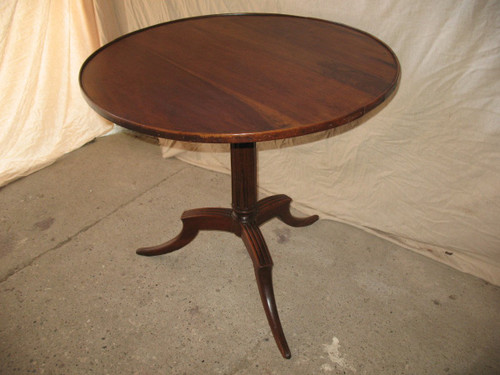 Tilting tripod pedestal in walnut, Louis XVI style, early 19th century