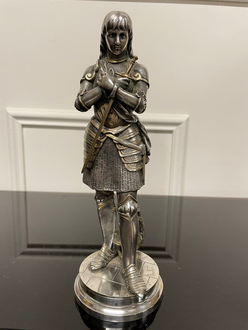 Eutrope Bouret (1833-1906) - Jeanne d'Arc in silberner Bronzerüstung