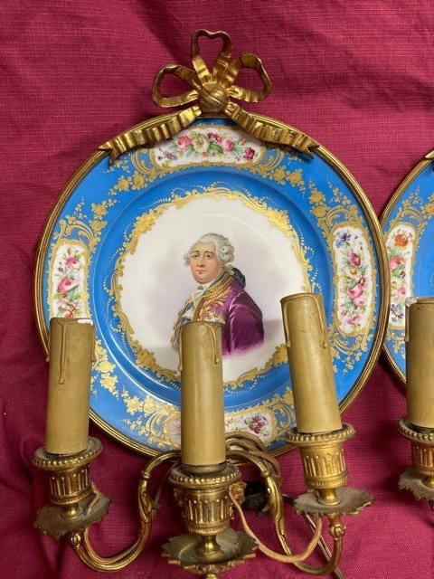 Coppia di applique in bronzo dorato Porcelaine De Sevres del XIX secolo