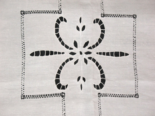 Sheet with back in Richelieu embroidery and handmade openwork decorated with fleur-de-lys