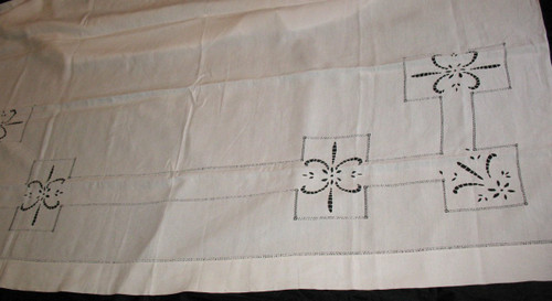 Sheet with back in Richelieu embroidery and handmade openwork decorated with fleur-de-lys