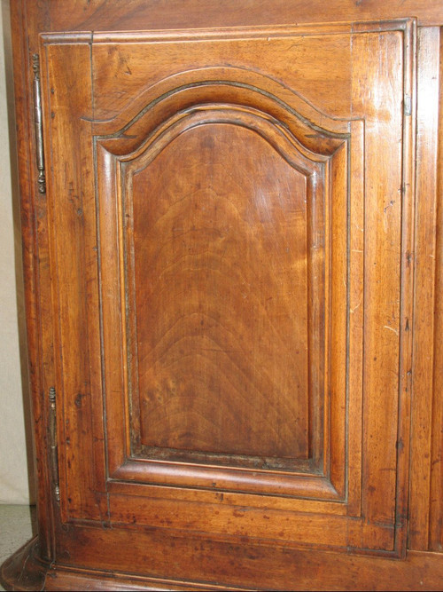 Small Louis XIV blond walnut buffet with 2 doors 2 drawers 17th century