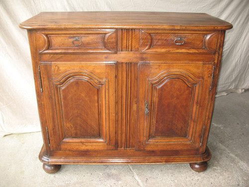 Small Louis XIV blond walnut buffet with 2 doors 2 drawers 17th century