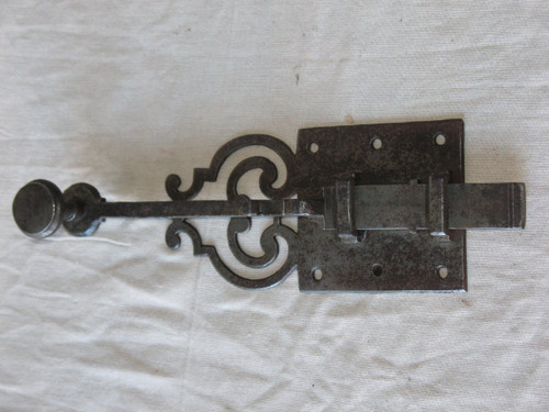 Collection of 8 cremone locks in wrought iron, 18th century