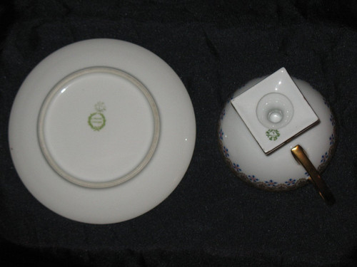 Cup and sugar bowl in Limoges porcelain by Jean Pouyat decorated with barbeaux, 19th century