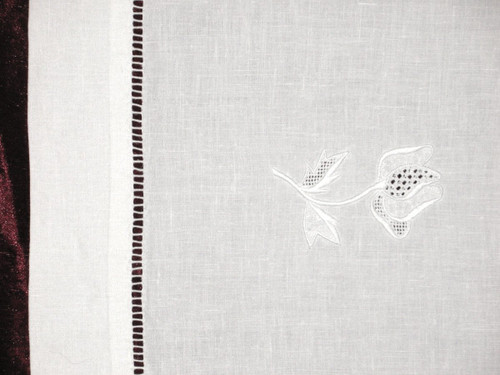 White embroidery tablecloth and days with its 12 napkins