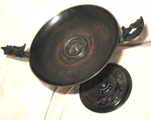 Antique style pocket cup in bronze with medal patina, 19th century