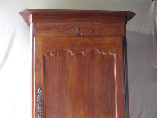 Bonnetière Vendée in cherry wood, early 19th century, Louis XVI style