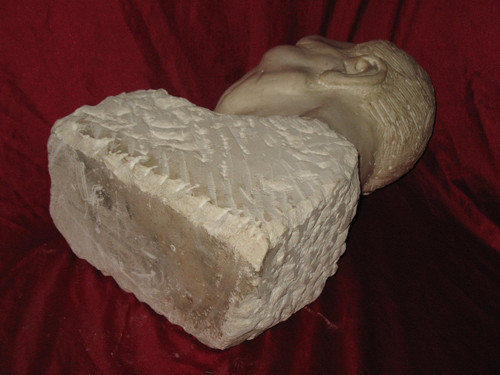 Busto di uomo in pietra di Borgogna firmato Moudie, XX secolo