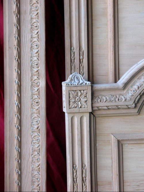 Louis XVI style bed in carved beechwood from the 19th century