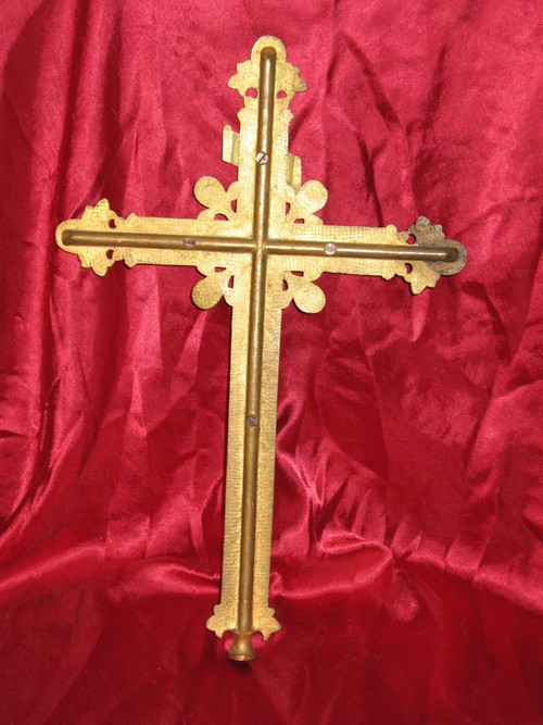 Processional cross in bronze from the 19th century