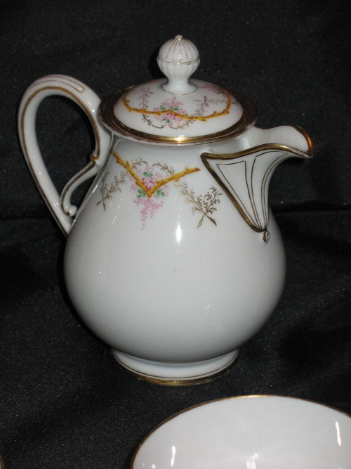 Tea service in Limoges porcelain J. Pouyat