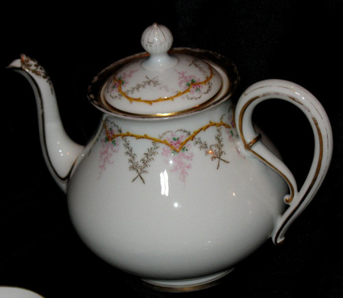 Tea service in Limoges porcelain J. Pouyat