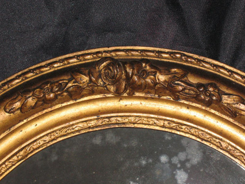 Pair of Restauration-style carved frames in wood and gilded staff, 19th century