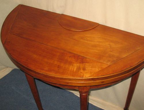 Louis XVI 18th century game table in solid cherry wood