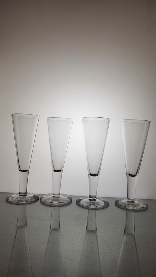 Set of 8 crystal champagne flutes