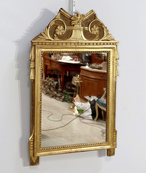 Miroir en bois doré, style louis XVI – Début XXe