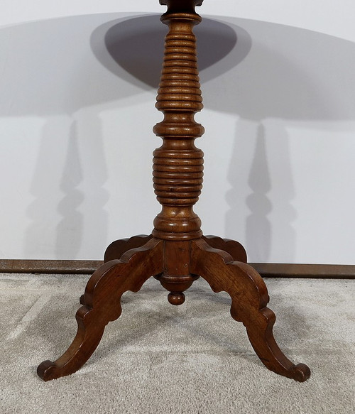 Small Oak and Walnut Pedestal Table - Late 19th century