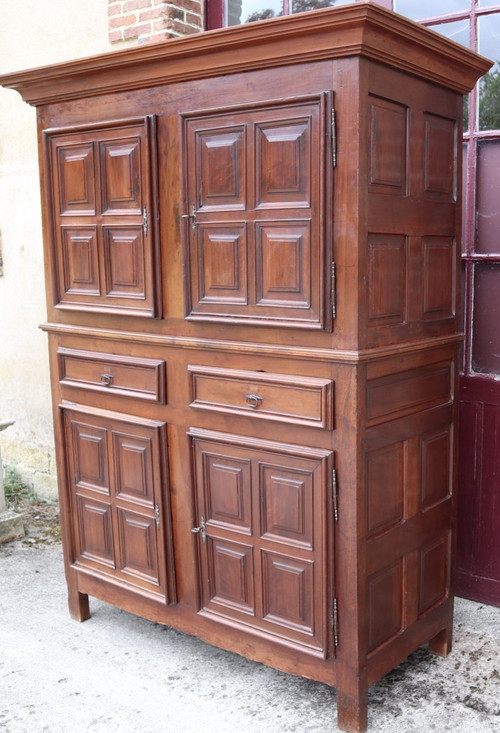 Credenza a 2 ante in noce biondo Luigi XIII.