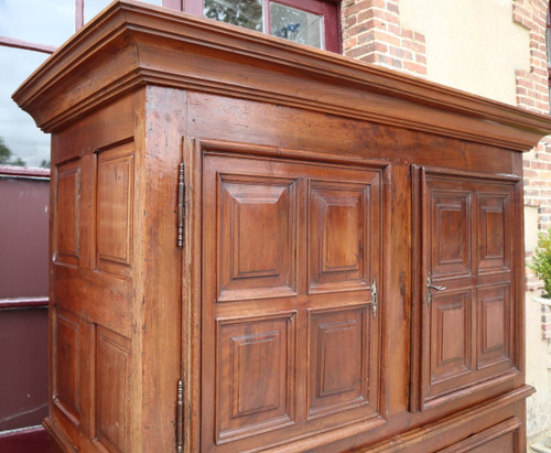 Credenza a 2 ante in noce biondo Luigi XIII.