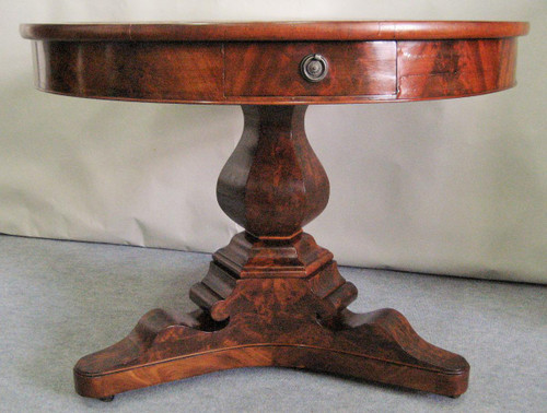 Restoration period pedestal table Flamed mahogany Leather top