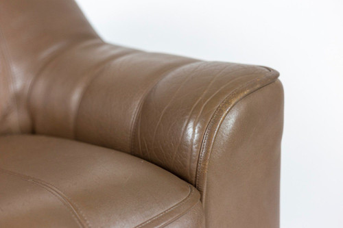 Leather armchair and ottoman, 1970s, LS48011051