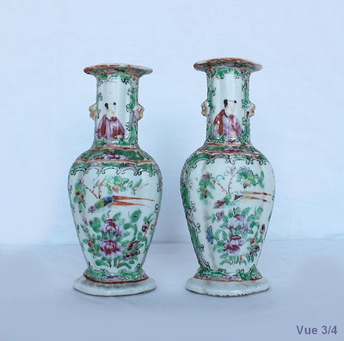 Paire de Petits Vases Balustre en Porcelaine de Canton - XIXe