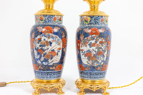 Coppia di lampade Imari in porcellana e bronzo dorato, 1880 circa, Ls4547631