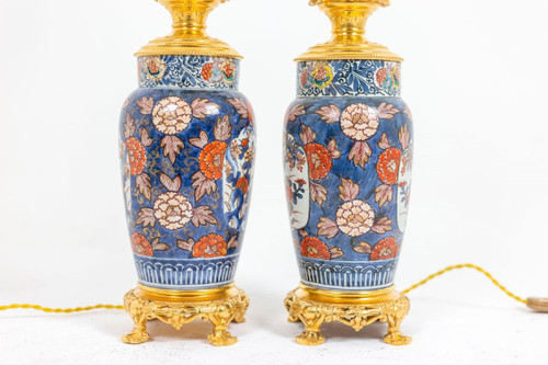 Coppia di lampade Imari in porcellana e bronzo dorato, 1880 circa, Ls4547631