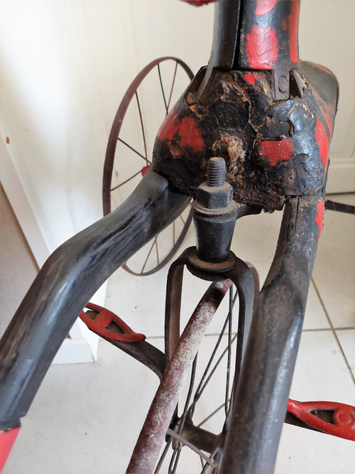 Ancien Cheval tricycle en bois et tête en  fonte, XIXe siècle 