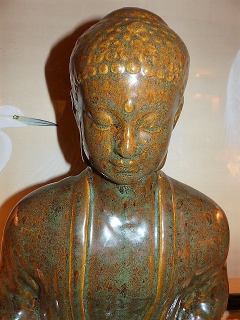 statue d'art d'Asie elle représente un Bouddha assis en train de méditer  année 1970 1980  