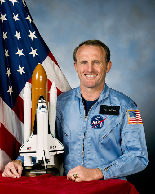 NASA-ASTRONAUTANZUG Ehemals im Besitz des amerikanischen Astronauten James F. Buchli