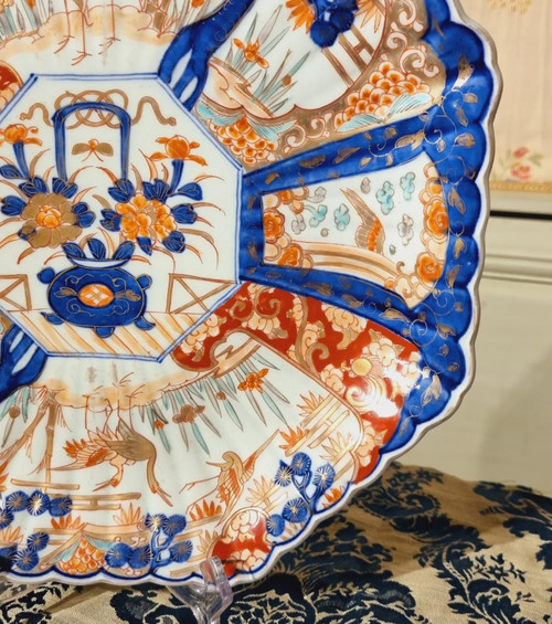 Large dish with cut sides imari XIX th.