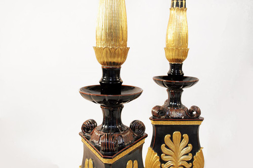 Pair De Torchères En Faïence Noire Et Dorée, Restoration Style, Circa 1950 - LS32161801