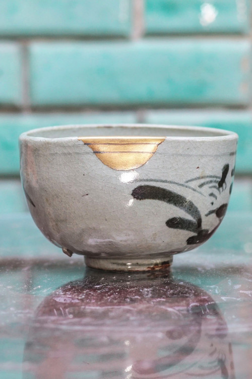 Tea Ceremony Bowl - Japan - Chawan - 17th Century - Kintsugi (Gold Repair)