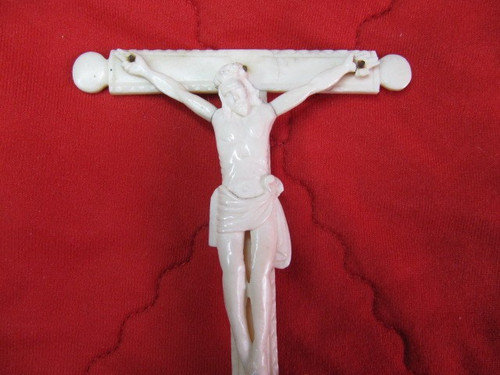 Crucifix Ancien sculpté Indo-Portugais origine Goa fin 18ème