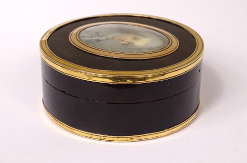 Box Round Tortoiseshell Solid Gold Miniatures Portrait Gentlemen Aristocrats 18th century