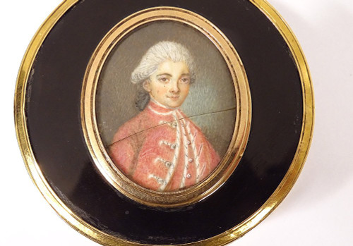 Box Round Tortoiseshell Solid Gold Miniatures Portrait Gentlemen Aristocrats 18th century