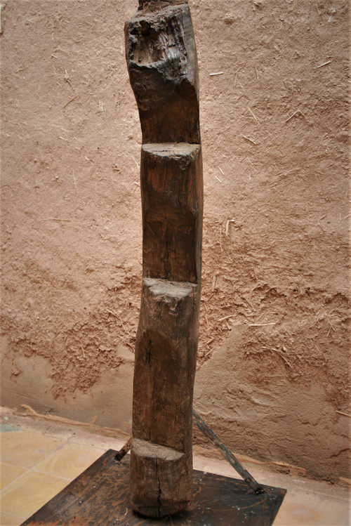 Ancienne échelle en bois de greniers africains